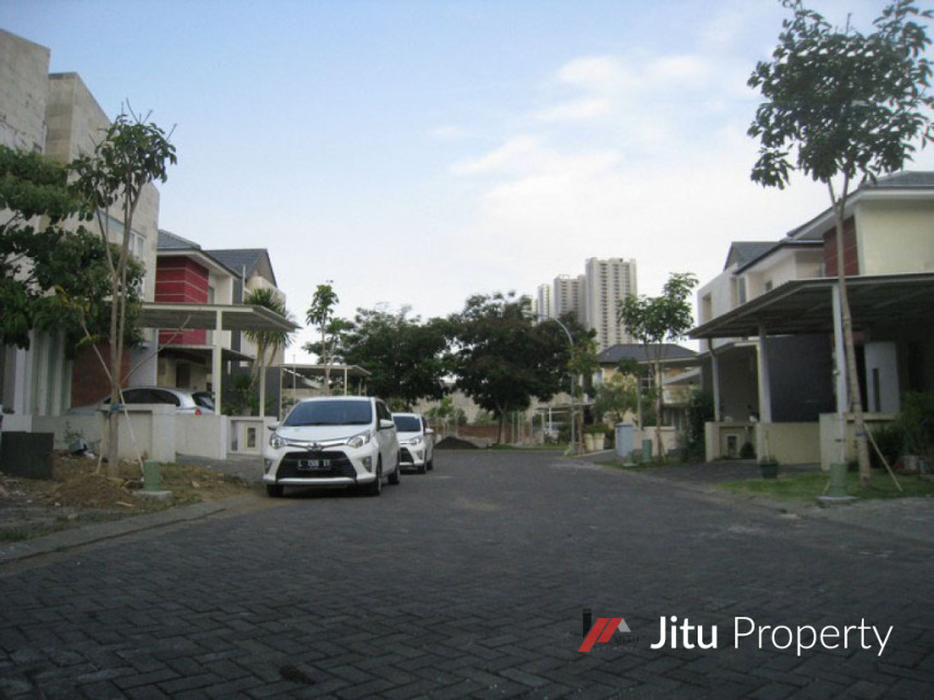 Disewakan Rumah Modern Kontemporer Dian Istana Surabaya.