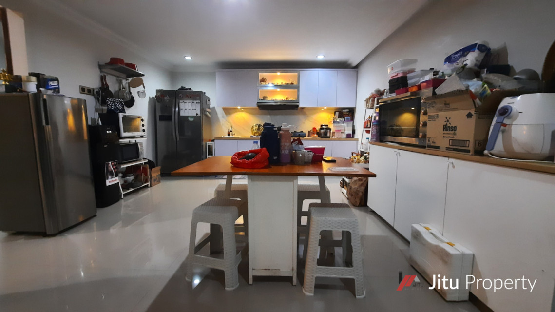 Dijual Rumah Tipe Besar 2 Lantai Di Tengah Kota Pekalongan