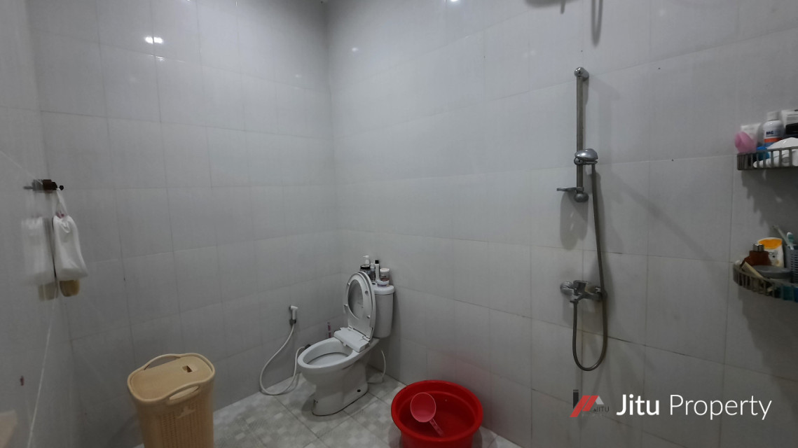 Dijual Rumah Tipe Besar 2 Lantai Di Tengah Kota Pekalongan