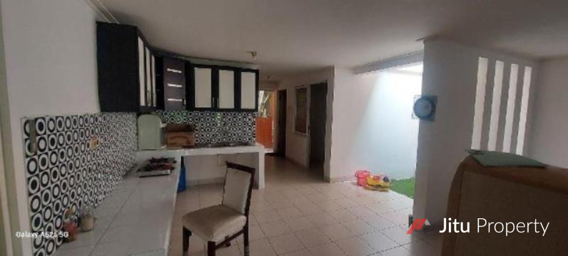 Dijual Rumah Minimalis Modern Central Park Kota Wisata Cibubur