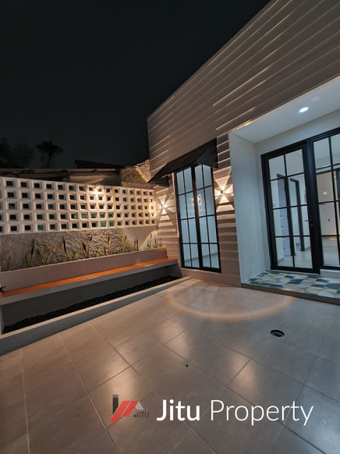 For sale rumah siap huni modern colonial lokasi strategis