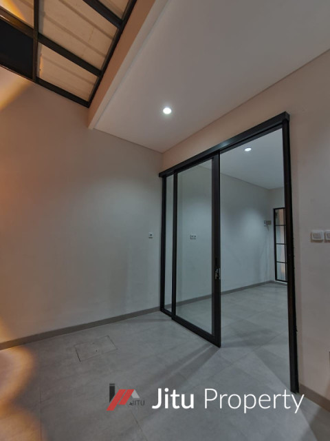 For sale rumah siap huni modern colonial lokasi strategis