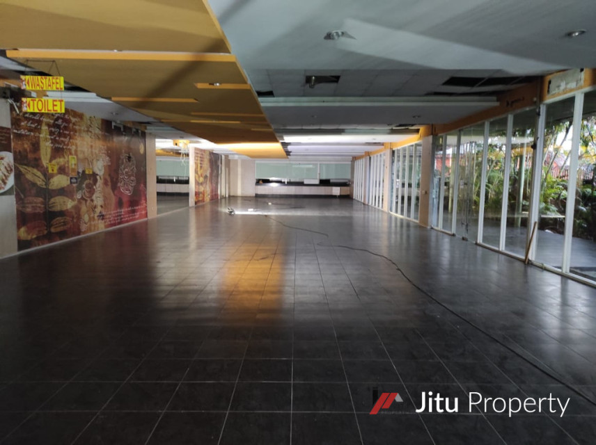 Rumah Usaha Raya Kayoon Pusat Kota Strategis Komersial