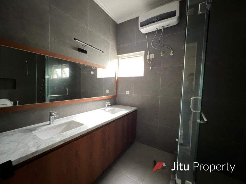 Rumah Cozy Modern Boulevard Siap Huni Furnished Kota Wisata Cibubur