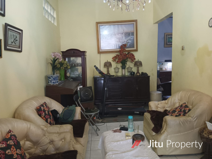 Rumah 2 Lantai Nyaman dan Aman di Wilayah Tebet Dijual
