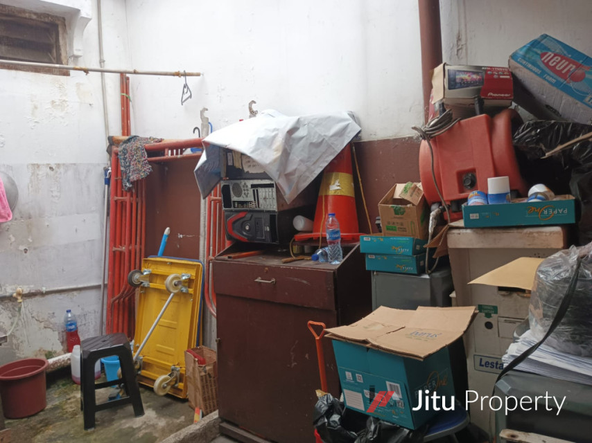 Dijual Ruko Posisi Pinggir Jalan Besar di Area Tebet
