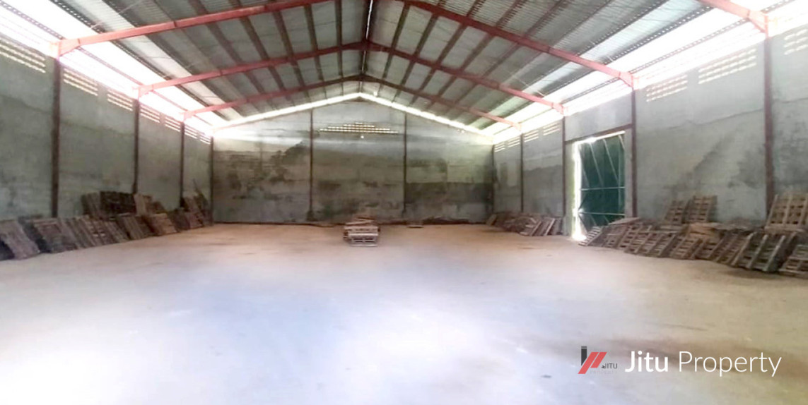 Dijual Gudang Jalan Utama Wajok Hilir Kota Pontianak