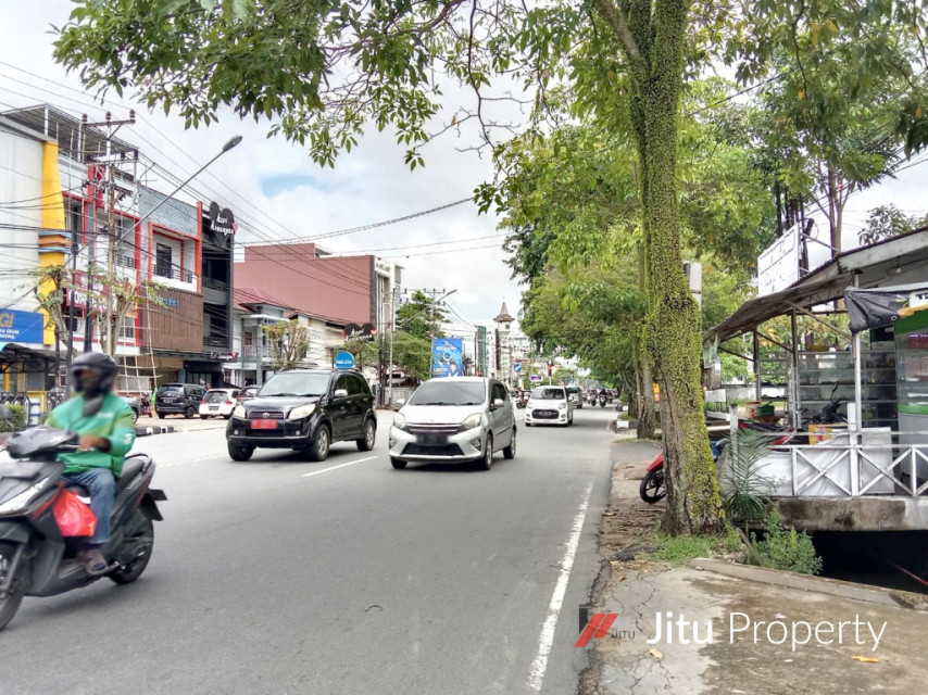 Dijual Tanah Plus Rumah Jalan Sultan Abdurrahman Kota Pontianak
