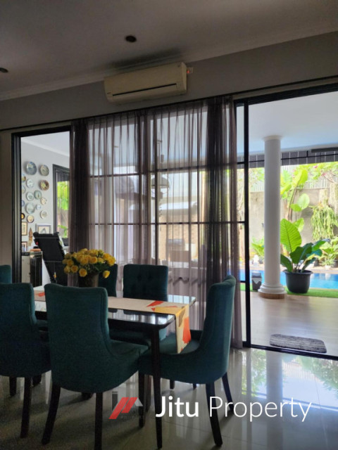 Rumah Minimalis Unique+kolam Renang Boulevard Raffles Hills Cibubur