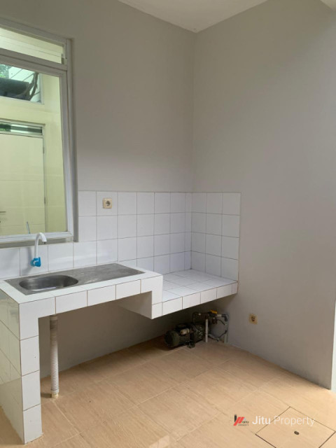 Rumah Di KONTRAKAN utk kel muda dan strategis hrg bagus