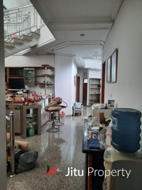 Rumah Mewah 2 Lantai Komplek Dharmahusada Indah Siap Huni