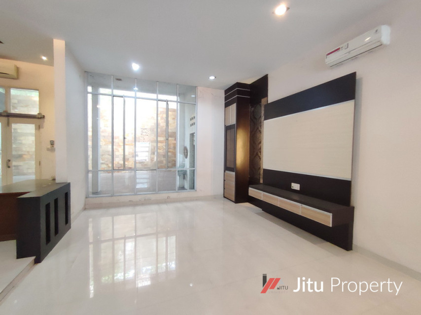 Dijual Villa siap huni di komplek River View ( Polonia ) Medan