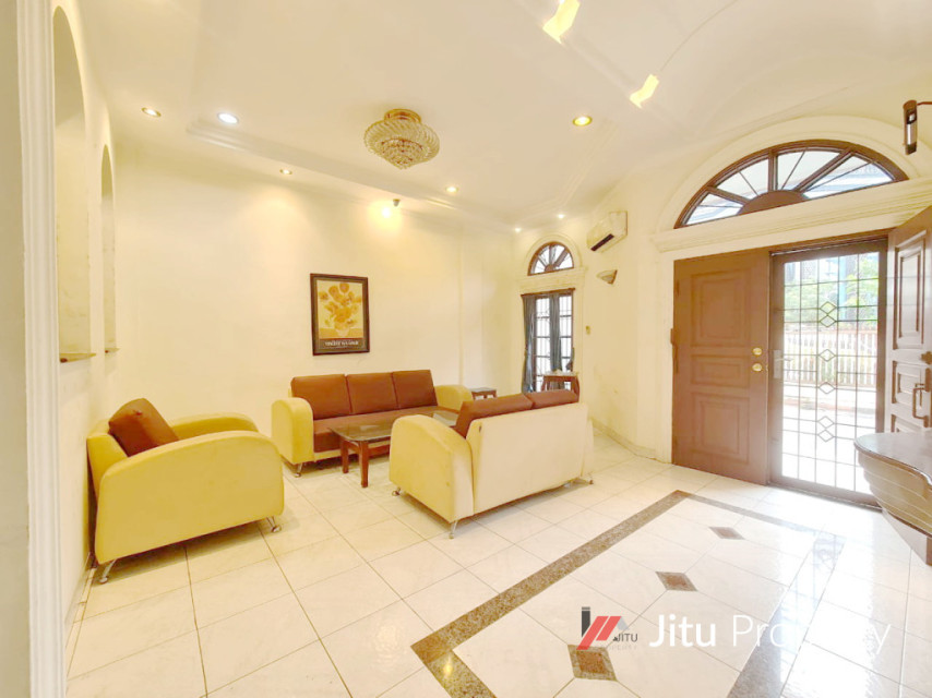 Dijual Villa Siap Huni Di Taman Polonia IV - Medan