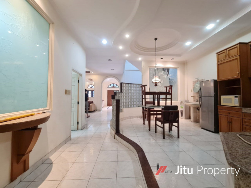 Dijual Villa Siap Huni Di Taman Polonia IV - Medan