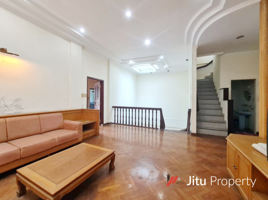 Dijual Villa Siap Huni Di Taman Polonia IV - Medan