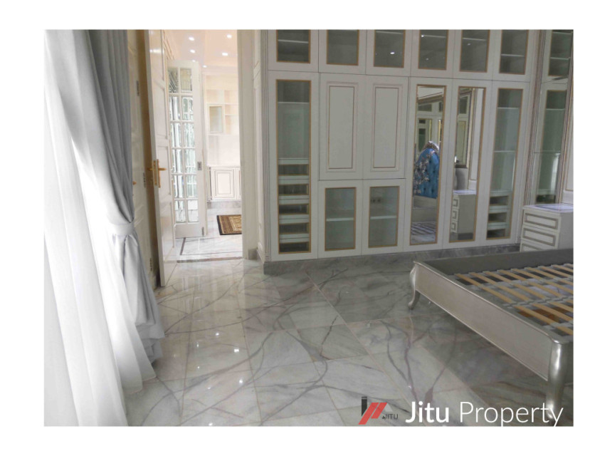 Dijual Turun Harga Rumah SHM Di Menteng Jakarta Pusat