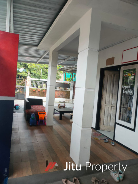 Dijual Rumah Besar Murah Pojok Luas Strategis,  4 Mobil Bisa Masuk