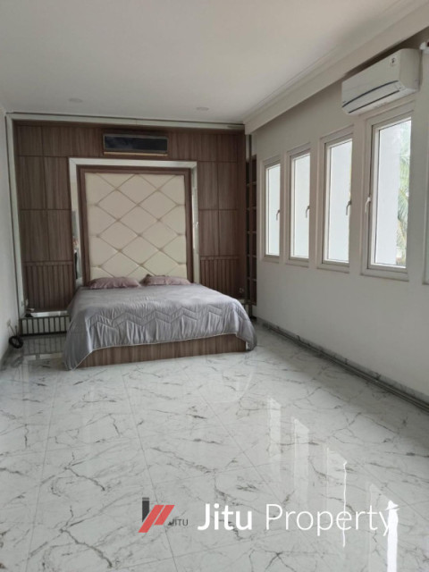 Rumah Cozy Modern Boulevard Fully Furnish Kota Wisata Cibubur