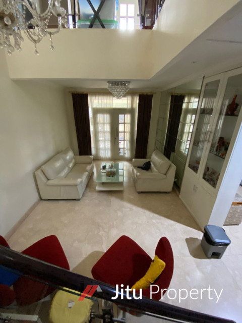 Dijual Rumah Mewah Harga Miring Jalanan Babatan Pratama Surabaya