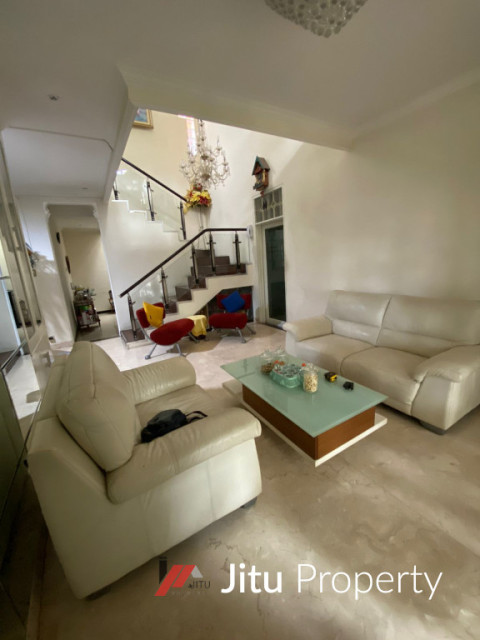 Dijual Rumah Mewah Harga Miring Jalanan Babatan Pratama Surabaya