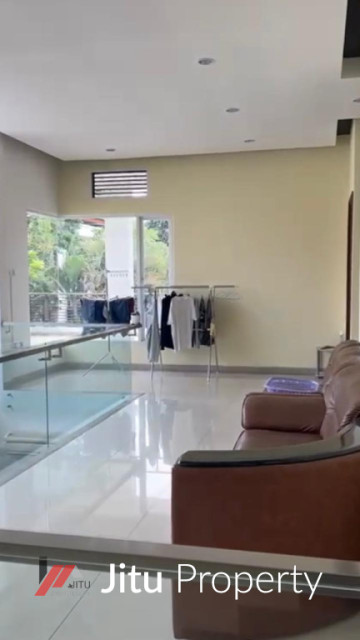 Dijual Cepat Rumah 2 Lantai di Permata Hijau Jakarta Selatan