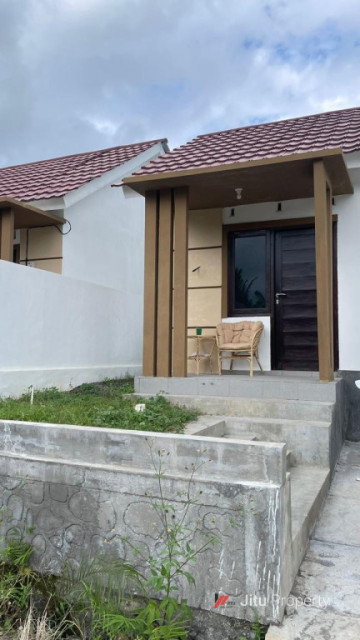 Dijual Rumah Dengan Suasana Tenang Alam Bali di Jalan Mambang Tengah