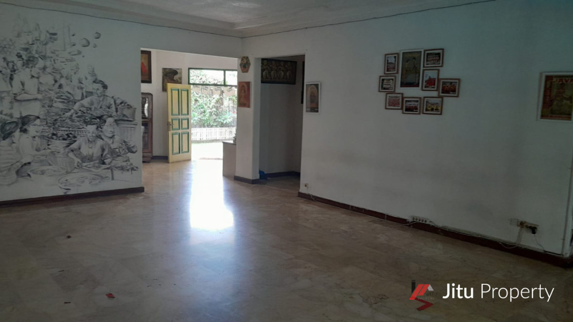 Jual Cepat Rumah Dengan Konsep Kantor/Gudang/Restoran Cilandak Timur