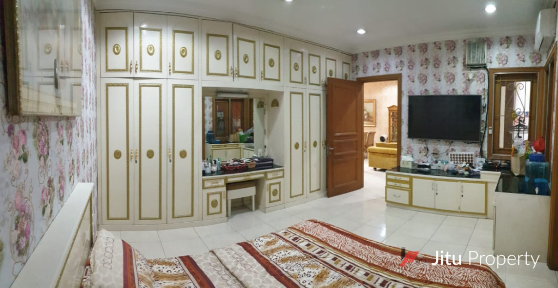 Dijual Rumah di Komplek Perumahan Permata Buana Jakarta Barat