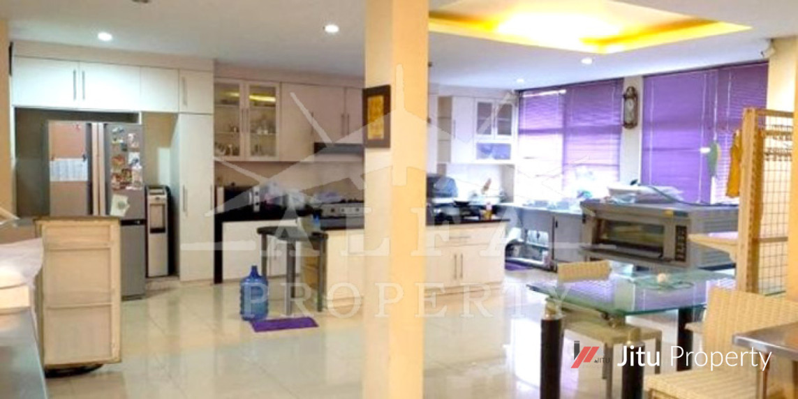 Dijual/Disewakan Murah Ruko Gandeng Hook AYani Megamall Pontianak