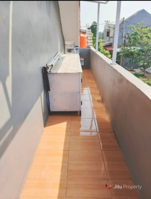 Dijual Rumah Dalam Komplek Sawangan Posisi Hook Paling Strategis