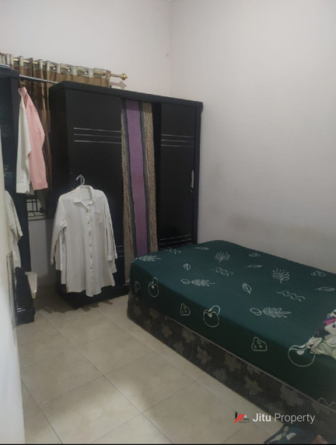 Dijual Rumah Dalam Komplek Sawangan Posisi Hook Paling Strategis