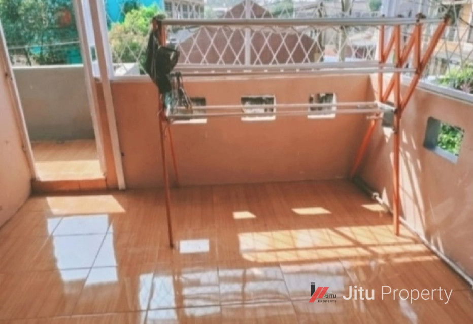 Dijual Rumah Dalam Komplek Sawangan Posisi Hook Paling Strategis