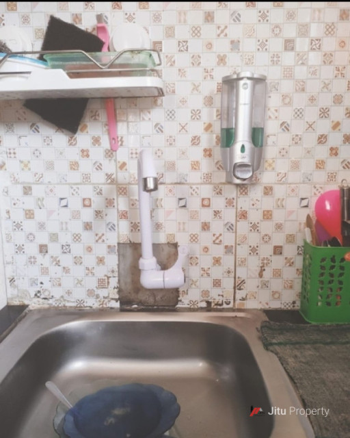 Dijual Rumah Dalam Komplek Sawangan Posisi Hook Paling Strategis