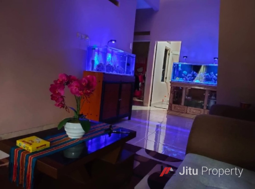 Dijual Rumah Dalam Komplek Sawangan Posisi Hook Paling Strategis