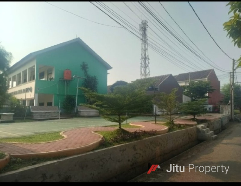 Dijual Rumah Dalam Komplek Sawangan Posisi Hook Paling Strategis