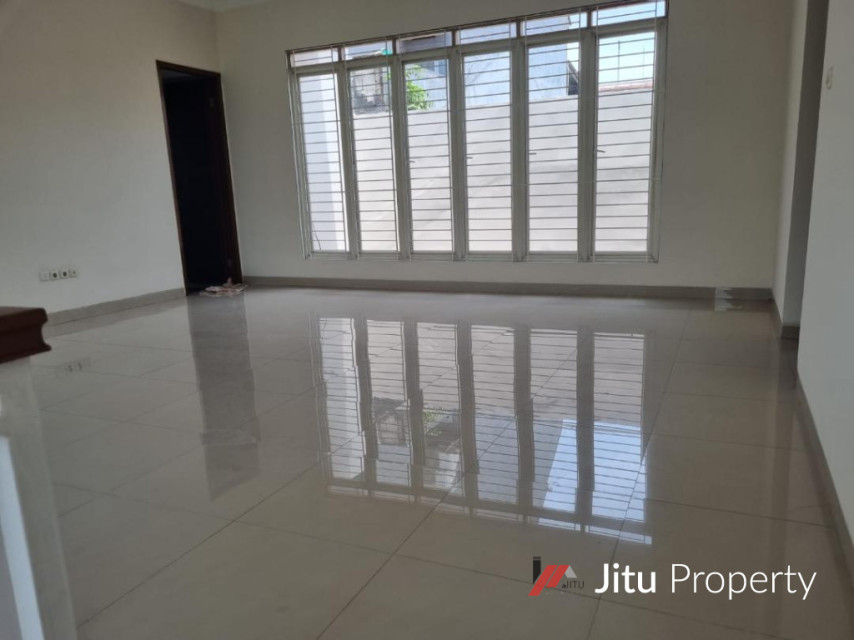 Rumah Hoomy Depan Taman Siap Huni Permata Puri 1 Cimanggis Cibubur