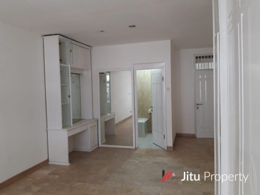 Dijual Rumah Second Lokasi Straregis di Bintaro Utara, Jakarta Selatan