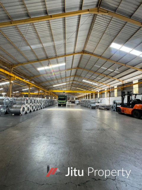 Pabrik dan Gudang Raya Pelem Watu Menganti Gresik Strategis