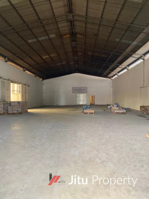 Gudang Raya Mastrip Karang Pilang Strategis Dekat Pintu Tol