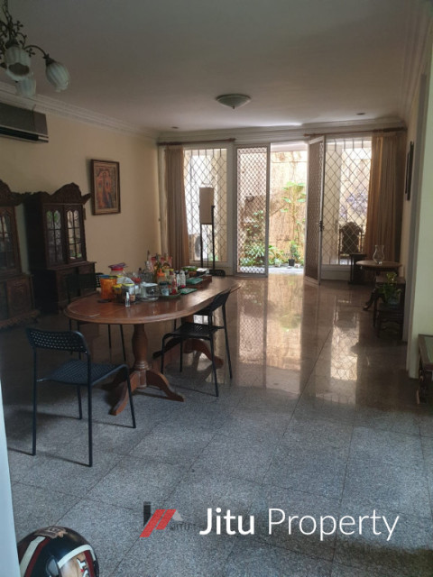 Dijual Rumah asri di lingkungan hijau di dalam townhouse