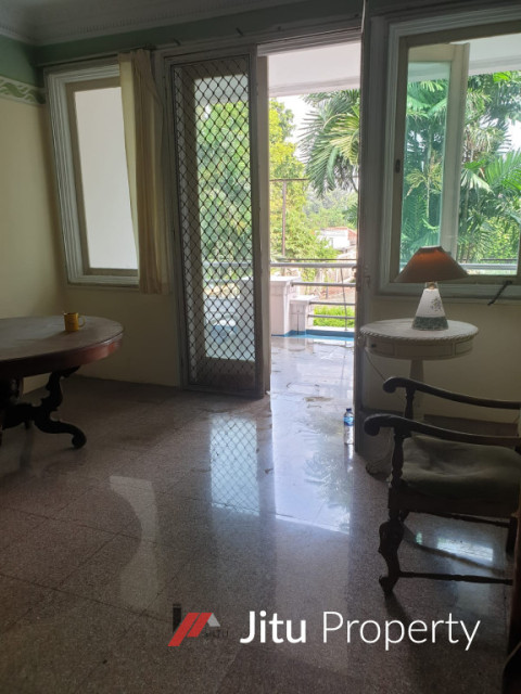 Dijual Rumah asri di lingkungan hijau di dalam townhouse