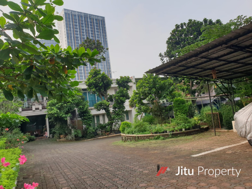 Dijual Rumah asri di lingkungan hijau di dalam townhouse
