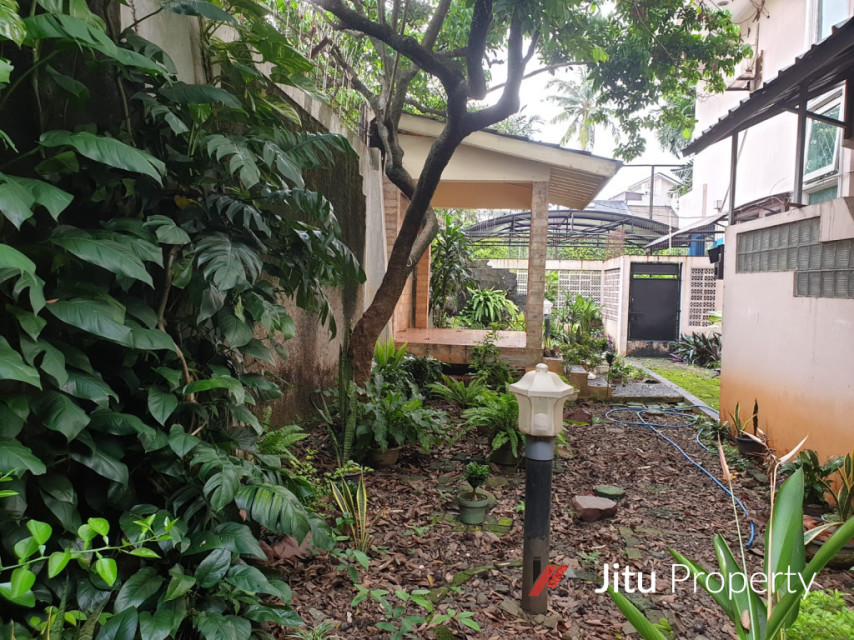 Dijual Rumah asri di lingkungan hijau di dalam townhouse