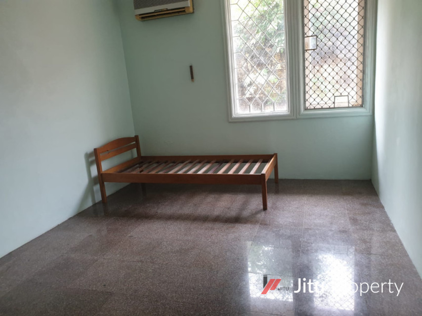 Dijual Rumah asri di lingkungan hijau di dalam townhouse