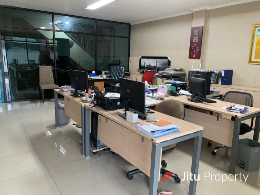 3 LT, Hadap Barat, Ruko Kirana, Ruko di Kelapa Gading, Jakarta Utara