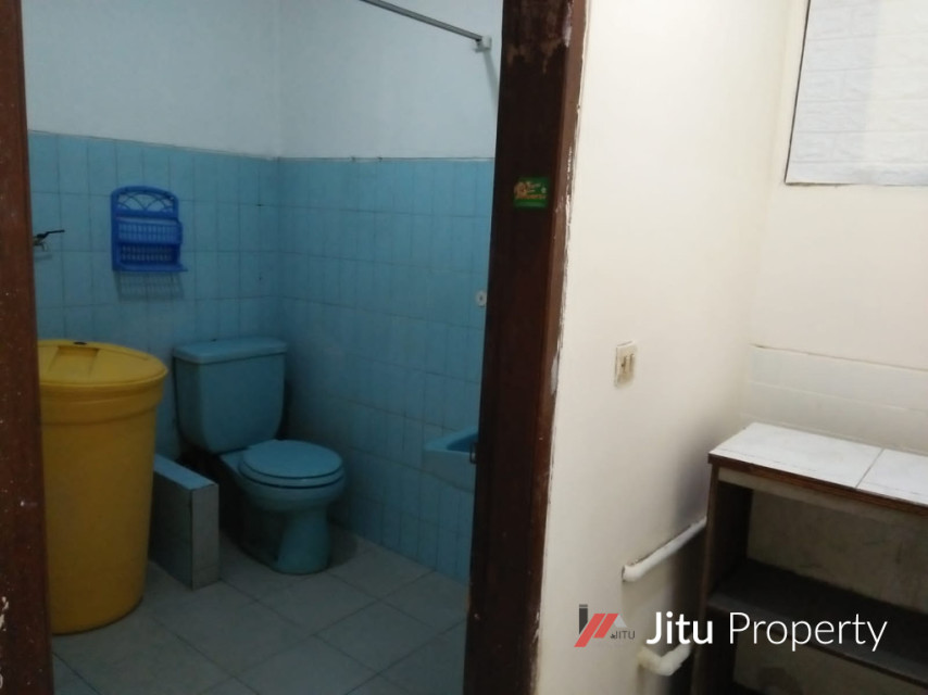 Kos Surabaya Barat 6 Kamar Kekeluargaan Non AC Sukomanunggal